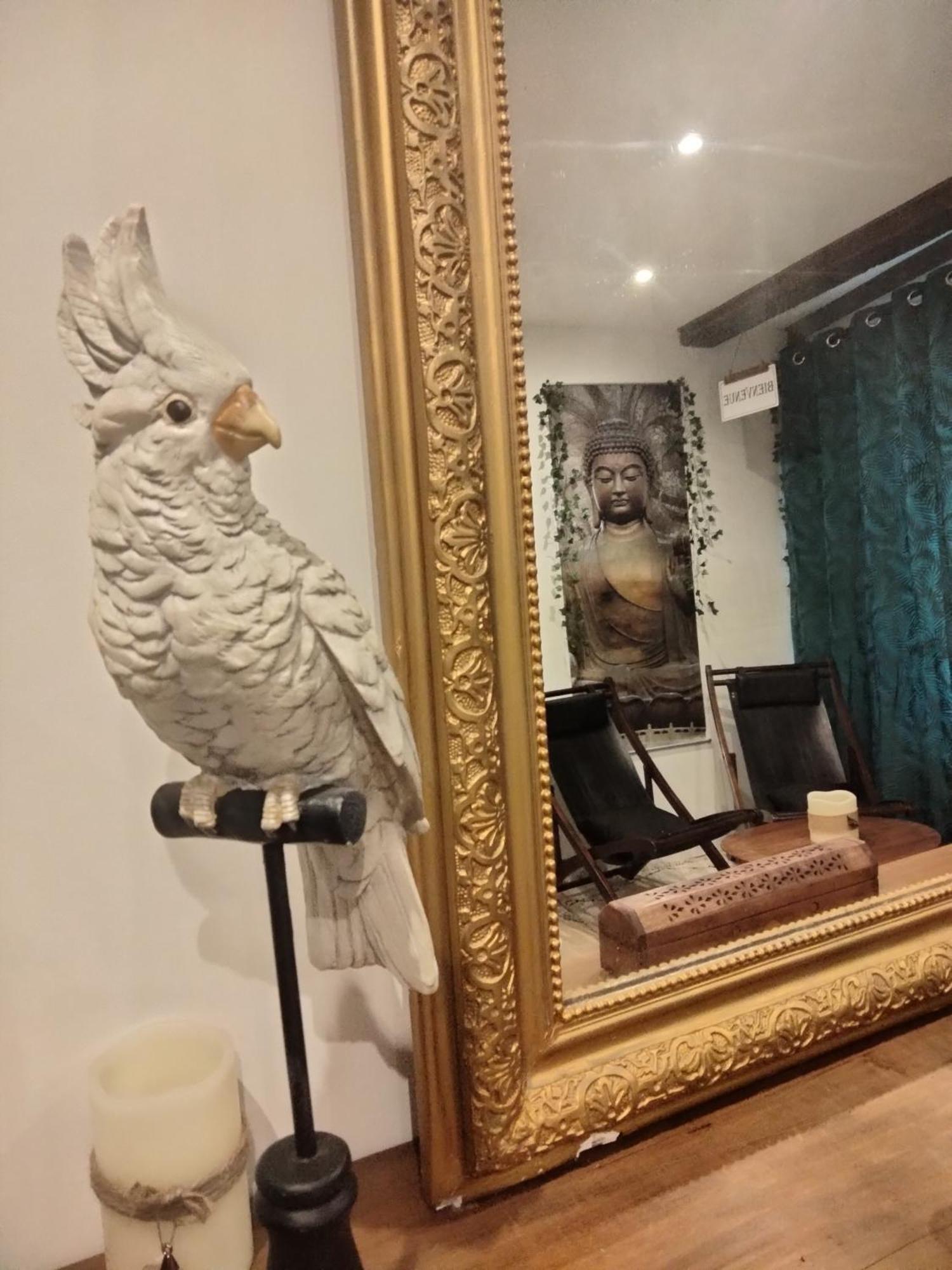 Maison Prestige Le Donjon Des Plaisirs Jacuzzi Montluel 外观 照片